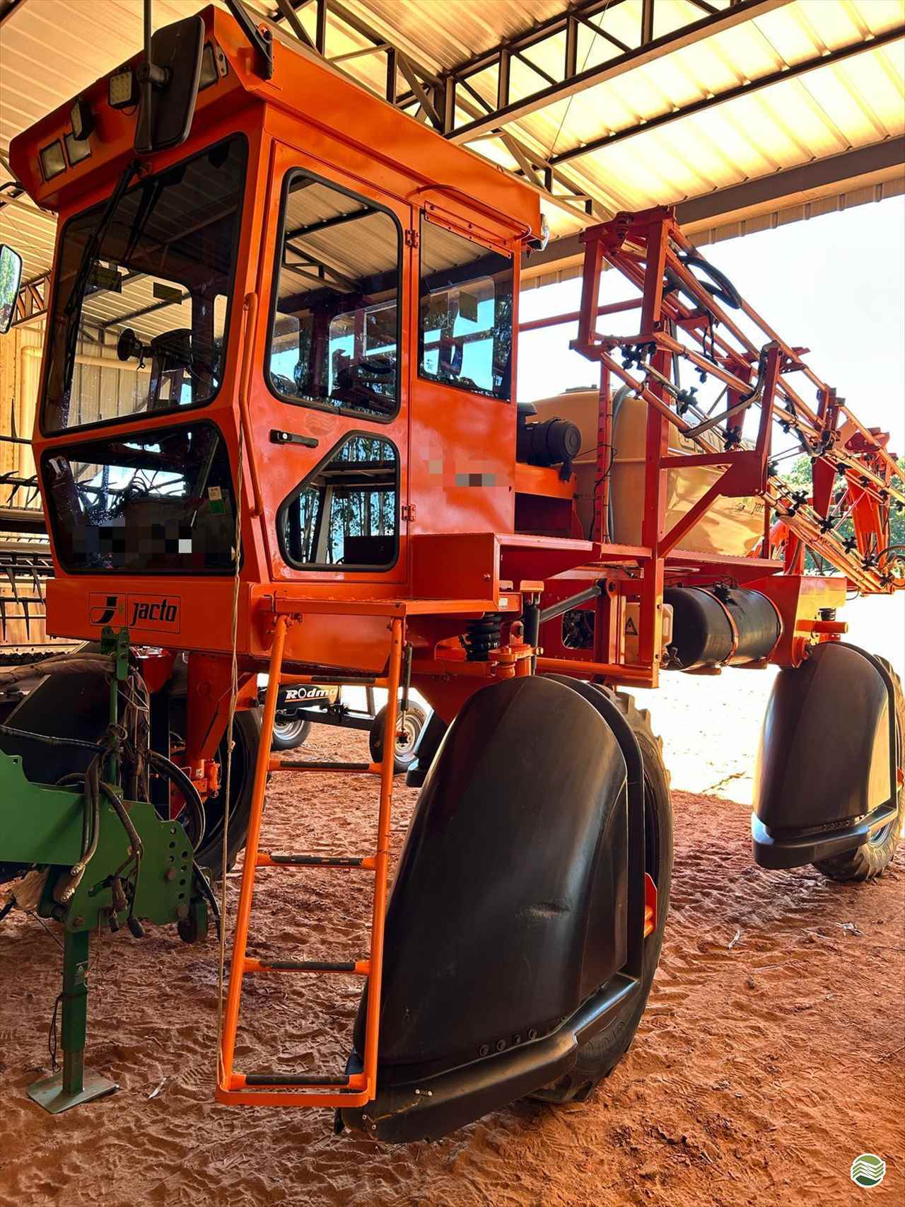 PULVERIZADOR JACTO UNIPORT 2000 Tração 4x4 Pró Campo Concessionária Stara - Rondonópolis RONDONOPOLIS MATO GROSSO MT